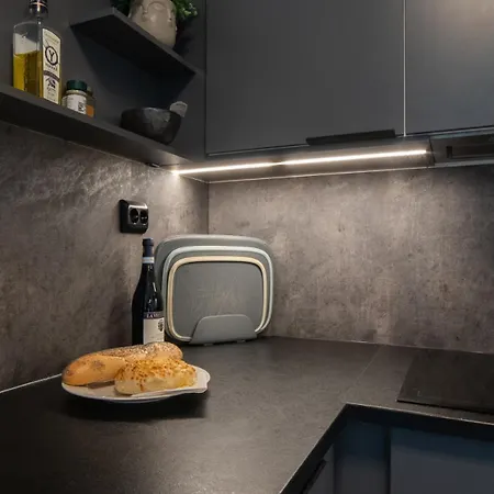 Modern And Cosy, Floor! شقة